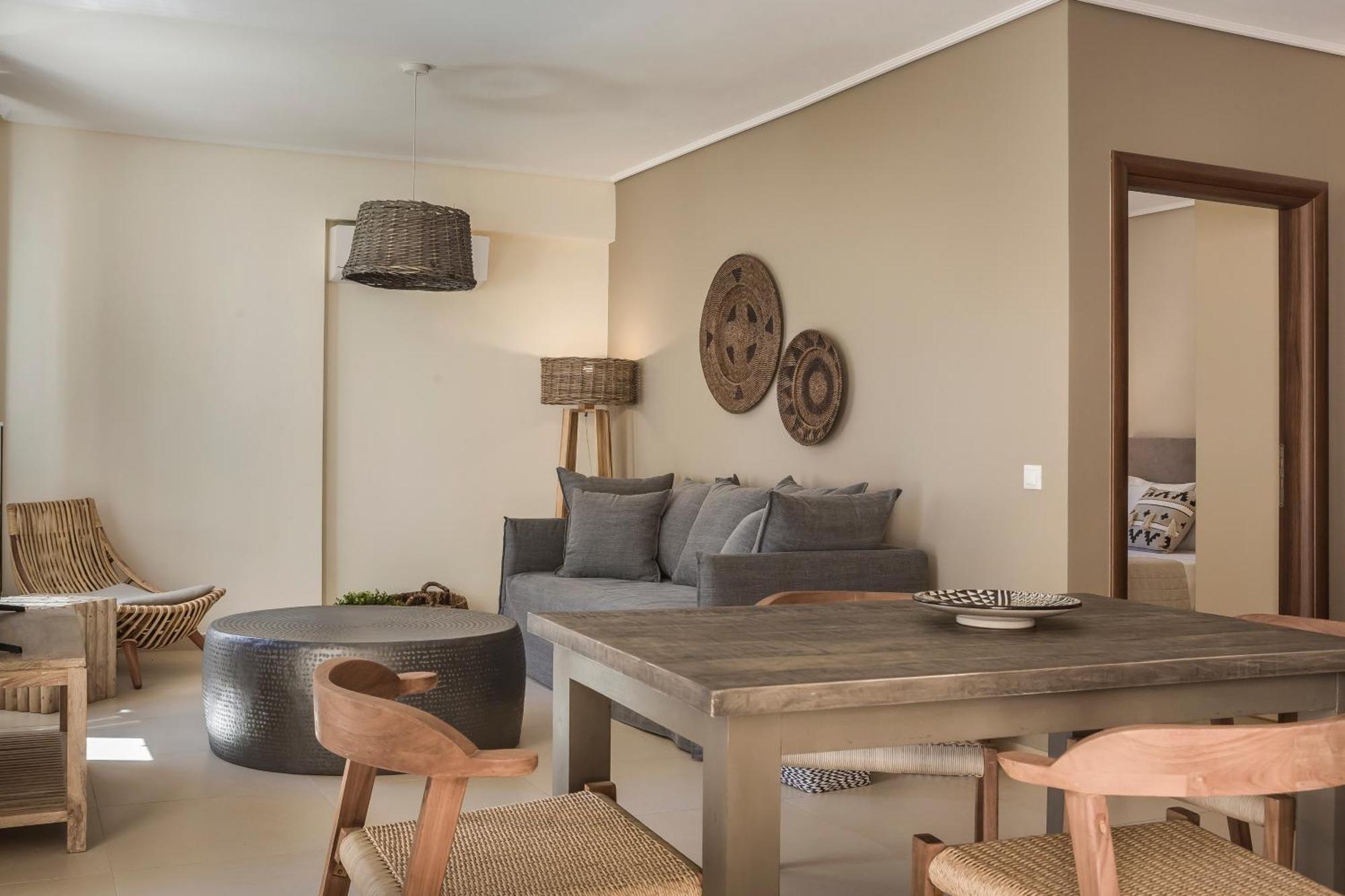 Meliti Waterfront Aparthotel Karavomylos