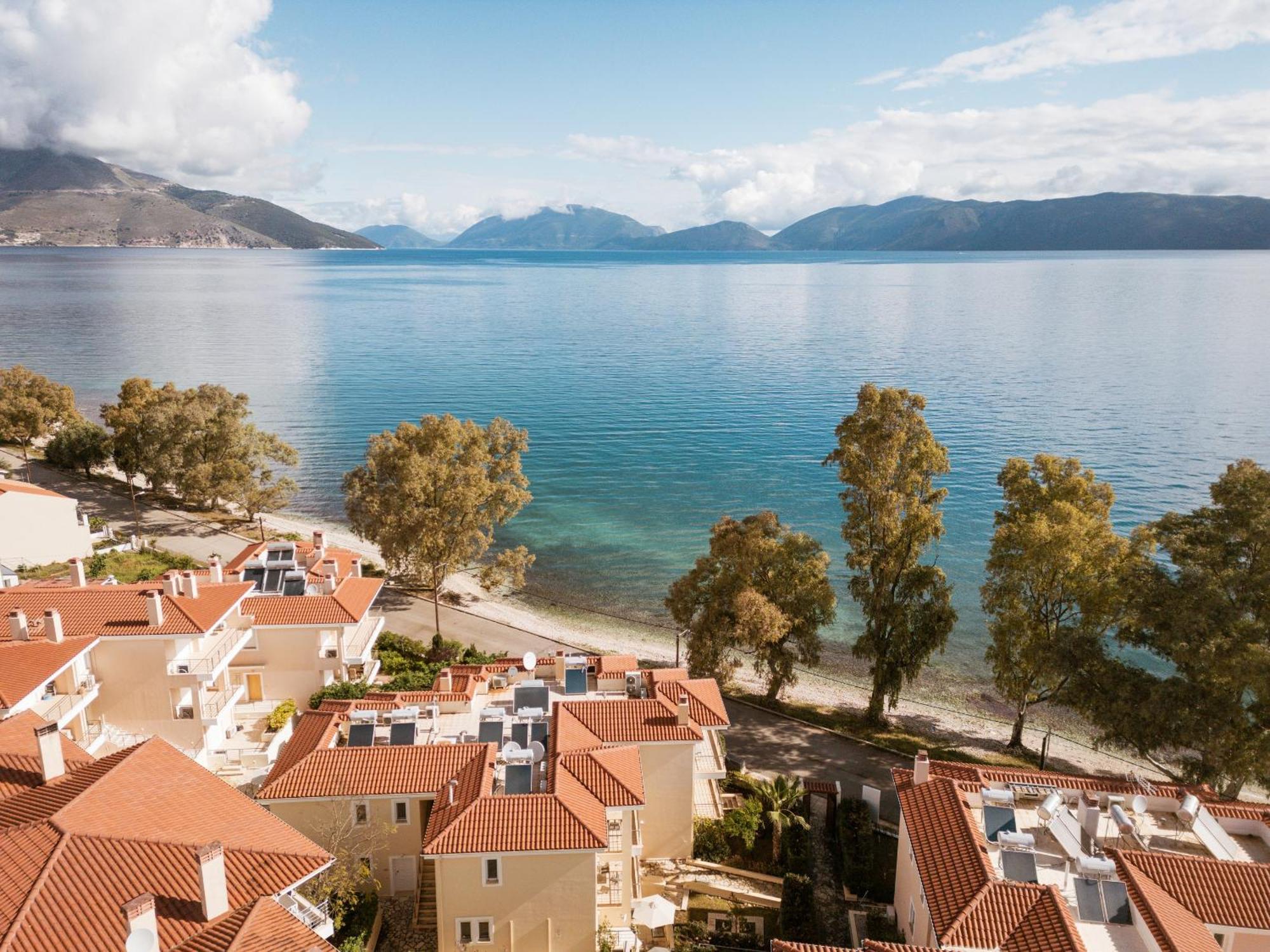 Meliti Waterfront Aparthotel 4*