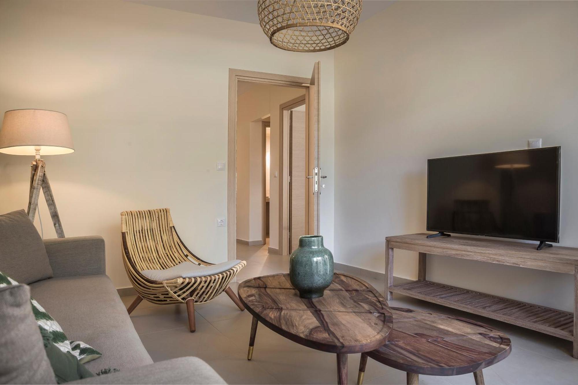Meliti Waterfront 4* Karavomylos